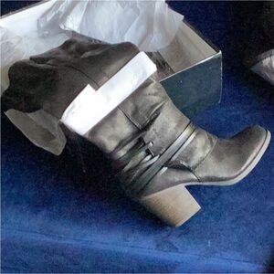 Stylish Black Leather Ankle Boots NEW